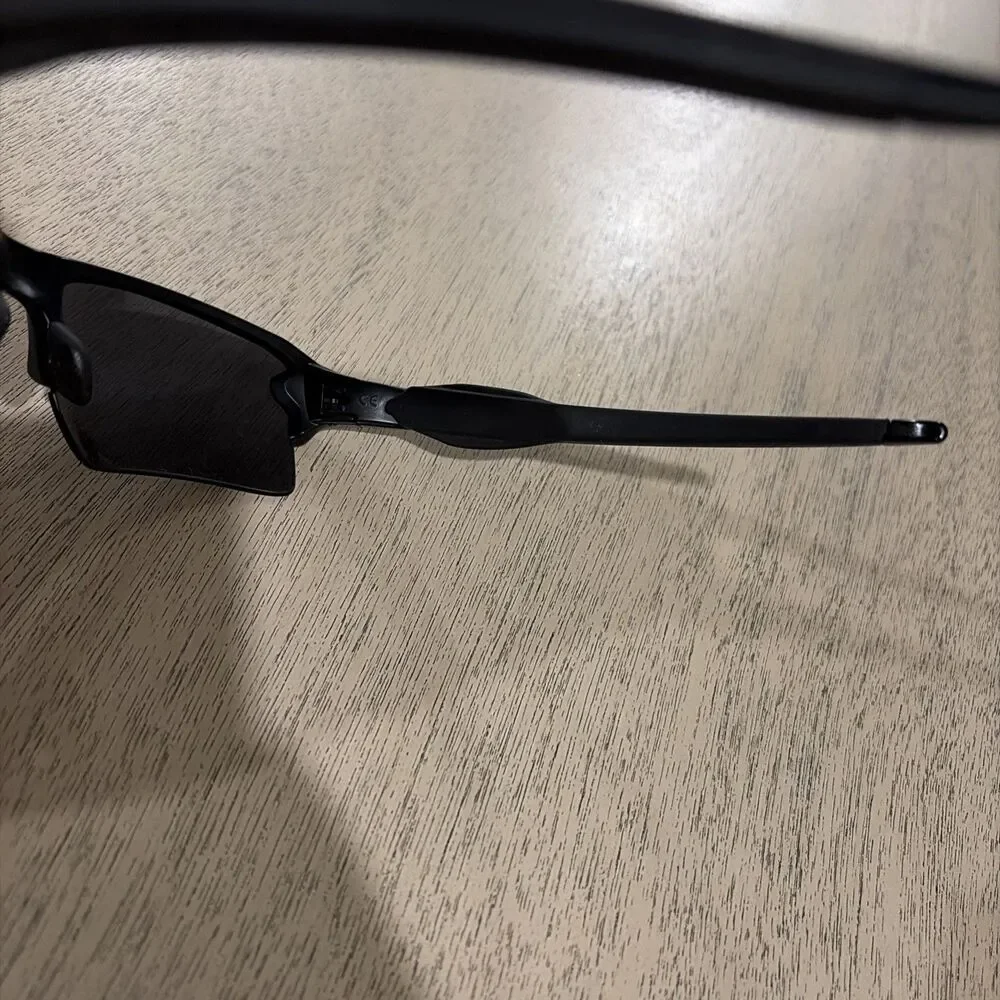 VTG OAKLEY FLAK 2.0 Sunglasses Black Frame PRIZM Polarized OO9188-01 59 12 133